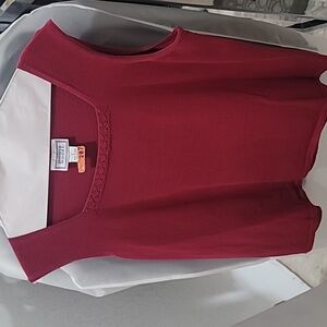 Jennifer Moore dark red sleeveless sweater shell. Size Large.
